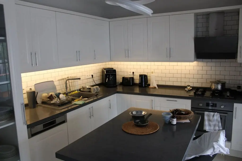 Fitted kitchen
